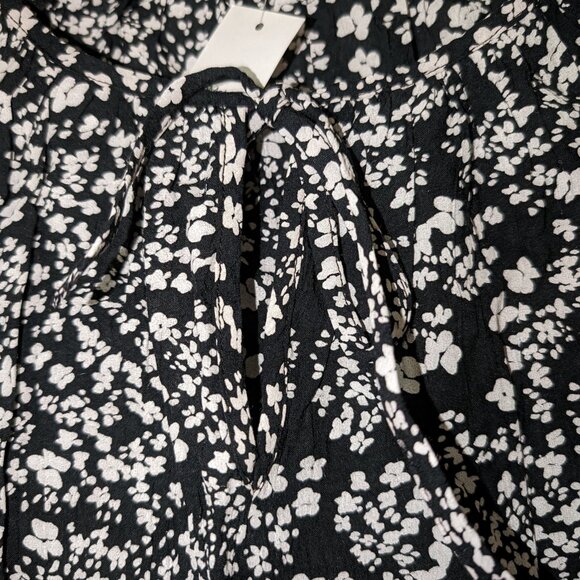 Maternity Top Size Medium Black and white floral maternity top flowy maternity - Picture 3 of 4